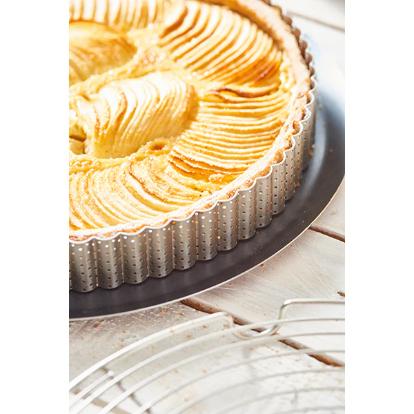 Cercle à tarte perforé cannelé acier inoxydable 28 cm De Buyer - Image 5