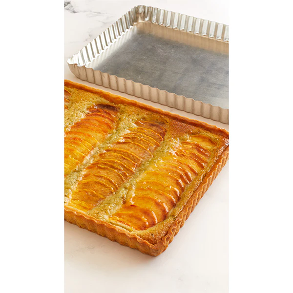 Moule à tarte rectangulaire en fer blanc fond amovible bords cannelés Gobel - Image 3
