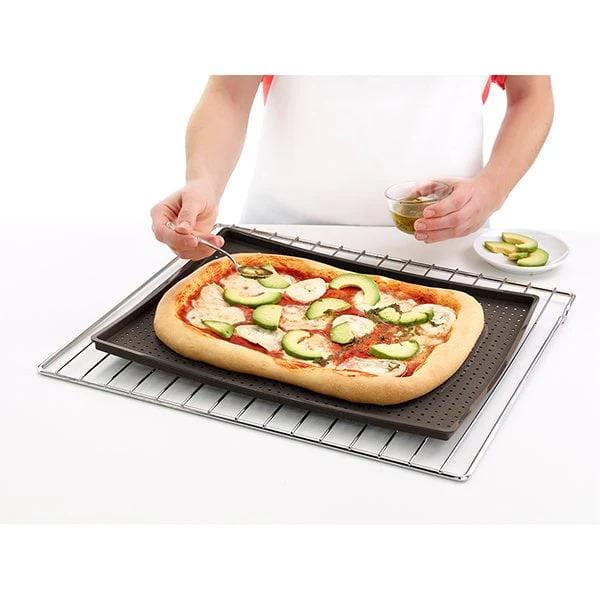 Plaque à pizza perforée en silicone Lékué - Image 4