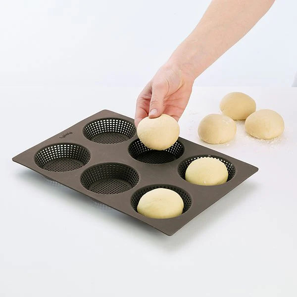 Plaque perforée 6 petits pains ronds en silicone Lékué - Image 4