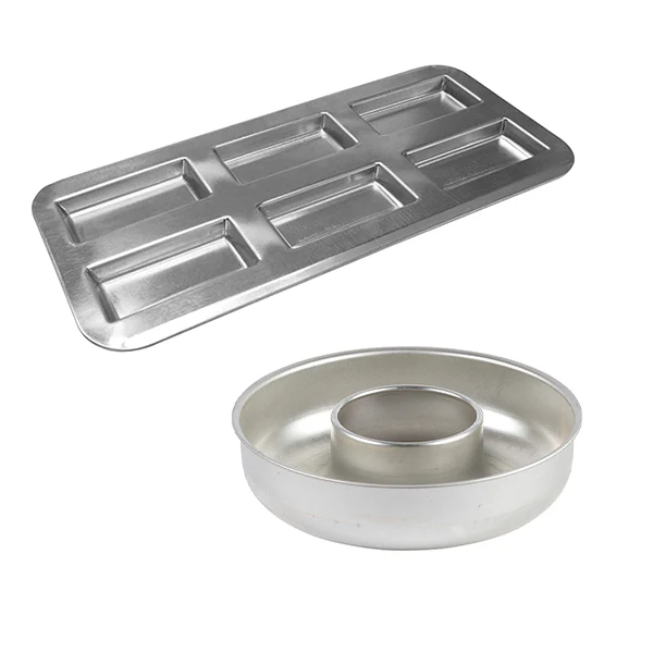 Lot moule Ă savarin 24 cm et plaque 6 financiers en fer blanc Gobel