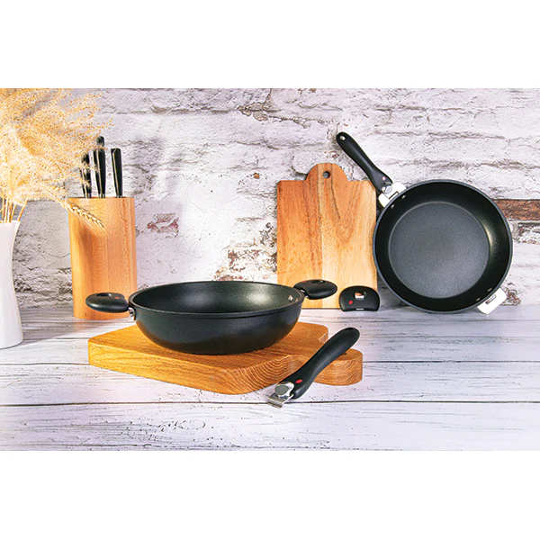 Lot poĂȘle Cookway 32cm avec poignĂ©e, anse et couvercle Cristel - Image 2