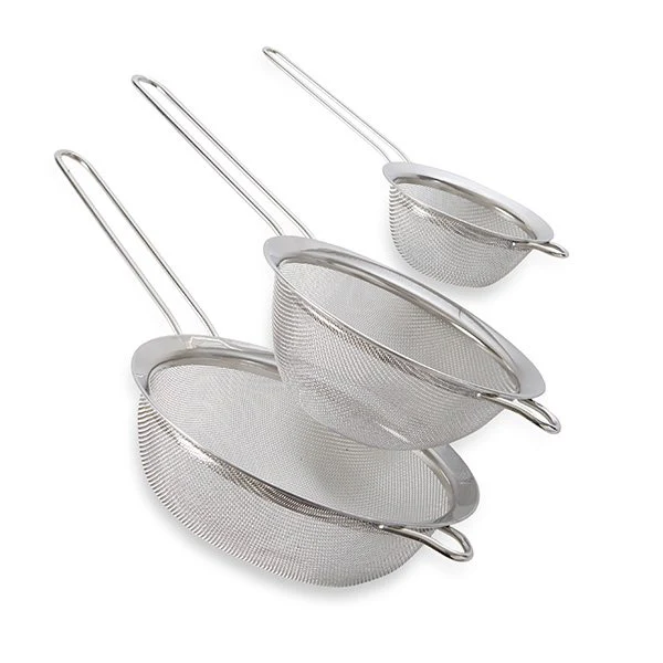 Set de 3 passoires Ă mailles fines en inox 10, 16, 18 cm Mathon - Image 3