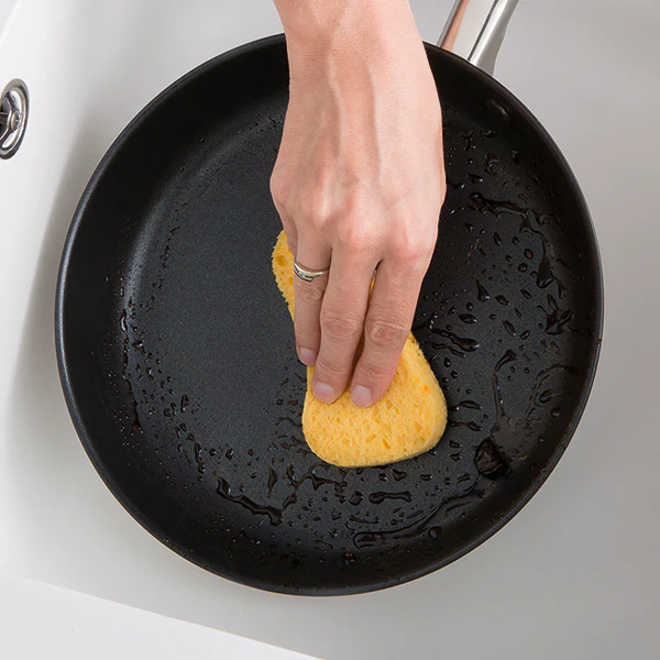 Lot poêle revêtement Dur comme la pierre 20 cm et 2 éponges végétales Mathon - Image 2