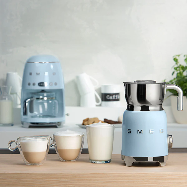 Chocolatière et mousseur de lait 500 W MFF11PBEU bleu azur Smeg - Image 5